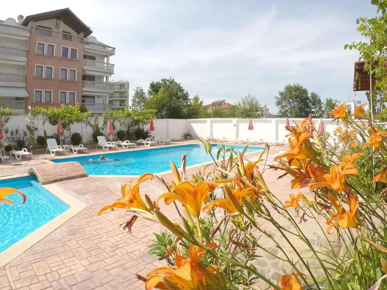 Alba Family Club Hotel Primorsko 2*,
