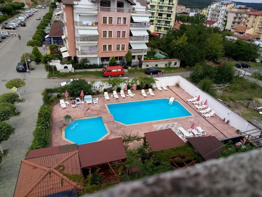 Alba Family Club Hotel Primorsko 2*,